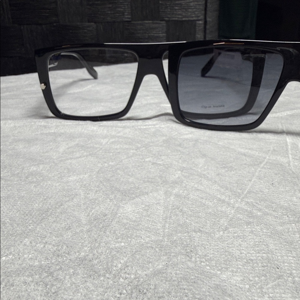 Marc Jacobs Classic Black Sunglasses 2 in 1s - Picture 2 of 8